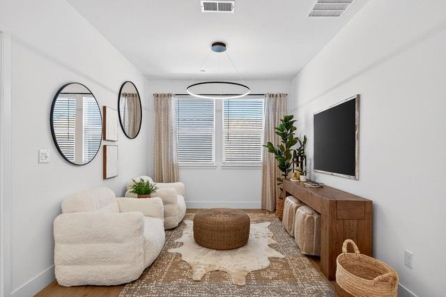 3220 Crocker Dr, Sacramento, CA 95818