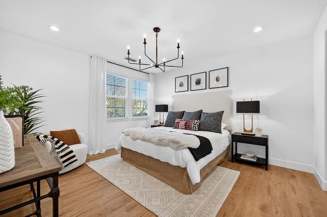 3220 Crocker Dr, Sacramento, CA 95818