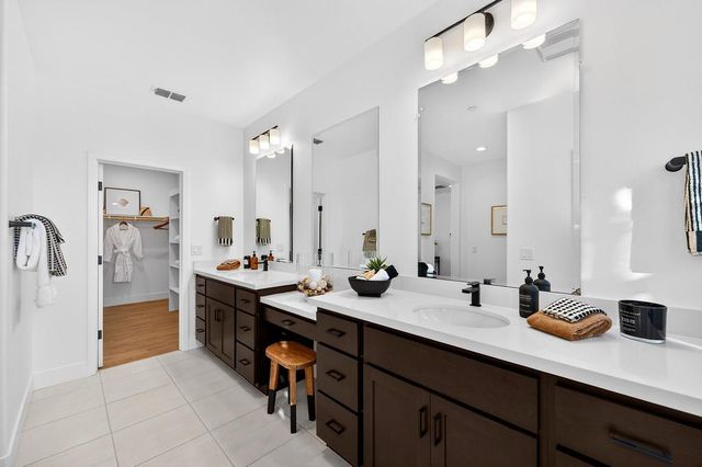 3220 Crocker Dr, Sacramento, CA 95818