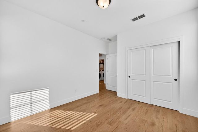 3220 Crocker Dr, Sacramento, CA 95818