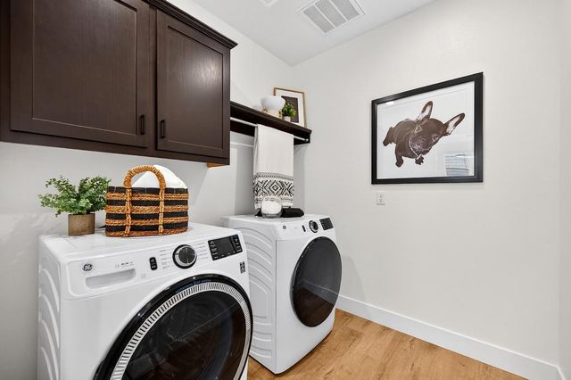 3220 Crocker Dr, Sacramento, CA 95818