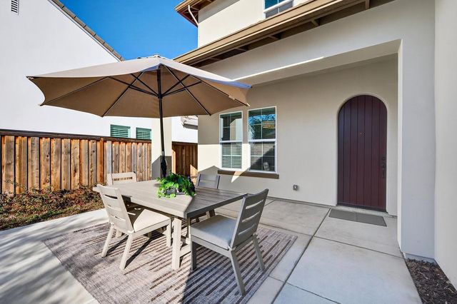 3220 Crocker Dr, Sacramento, CA 95818