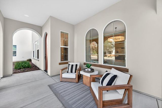 3220 Crocker Dr, Sacramento, CA 95818