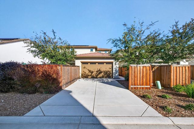 3220 Crocker Dr, Sacramento, CA 95818