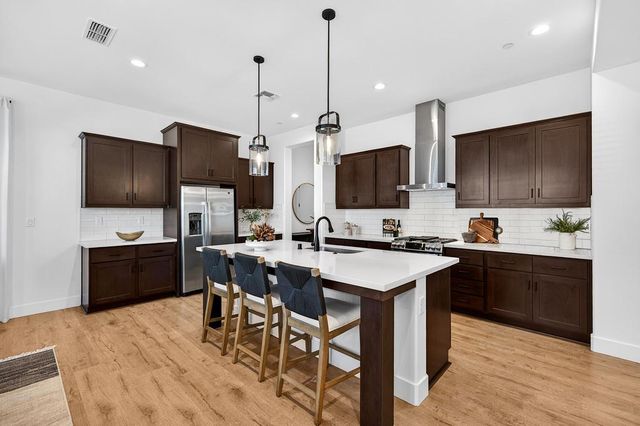 3220 Crocker Dr, Sacramento, CA 95818