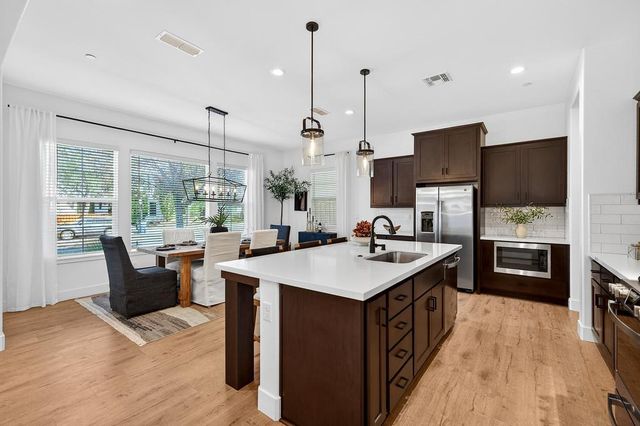 3220 Crocker Dr, Sacramento, CA 95818