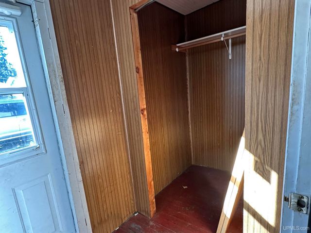 512 E Longyear Street, Bessemer, MI 49911