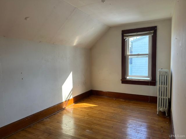 512 E Longyear Street, Bessemer, MI 49911