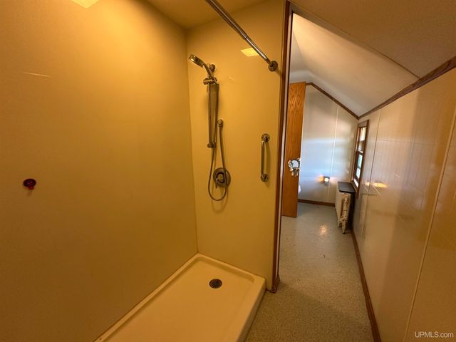 512 E Longyear Street, Bessemer, MI 49911