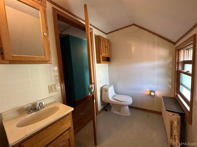 512 E Longyear Street, Bessemer, MI 49911