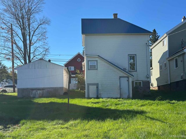 512 E Longyear Street, Bessemer, MI 49911