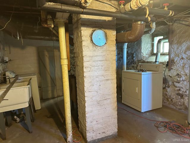 512 E Longyear Street, Bessemer, MI 49911