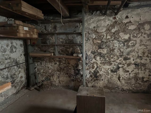 512 E Longyear Street, Bessemer, MI 49911