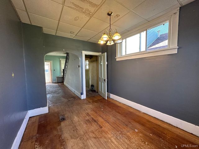 512 E Longyear Street, Bessemer, MI 49911