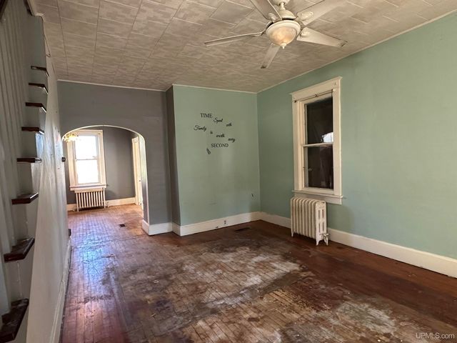 512 E Longyear Street, Bessemer, MI 49911