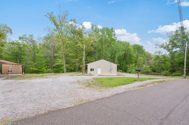 80 Whippoorwill Ln, Decaturville, TN 38329