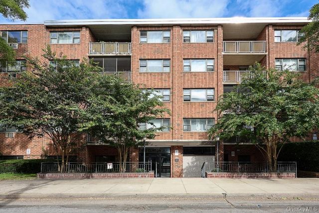 100 Clinton Avenue 2X, Mineola, NY 11501