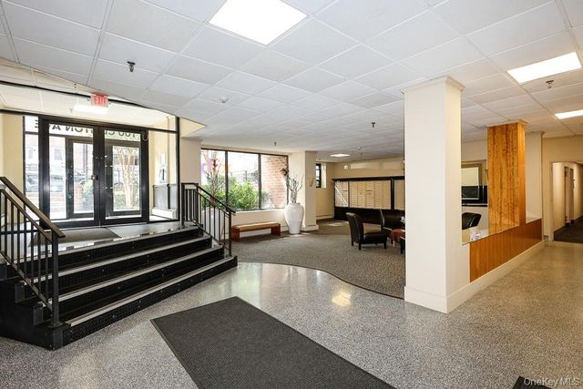 100 Clinton Avenue 2X, Mineola, NY 11501