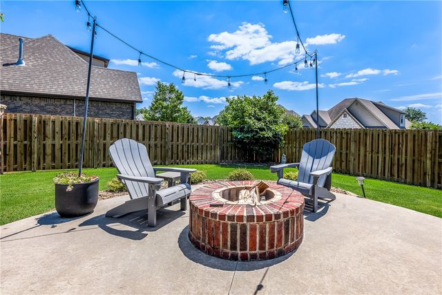 6307 S 49th Street, Rogers, AR 72758