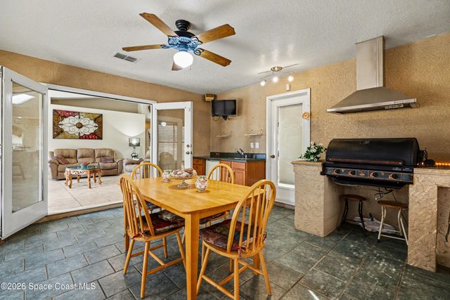 135 Country Woods Place, Merritt Island, FL 32952