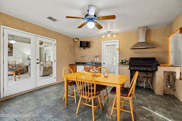 135 Country Woods Place, Merritt Island, FL 32952