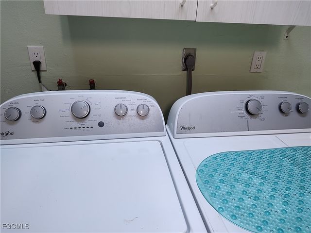 2220 SE 7th ST, Cape Coral, FL 33990