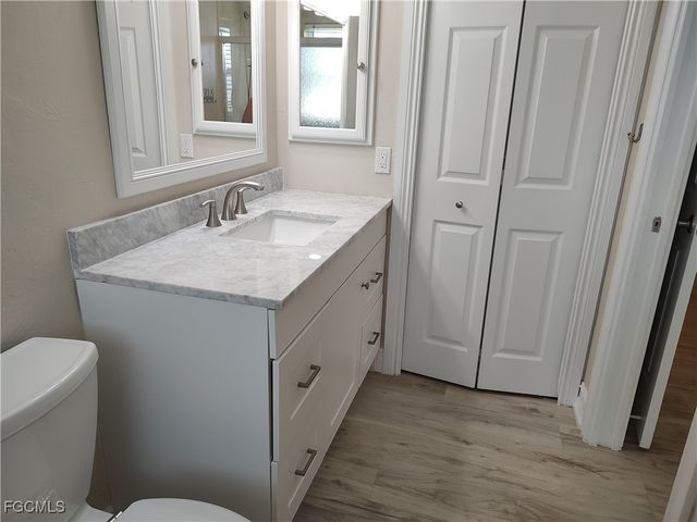 2220 SE 7th ST, Cape Coral, FL 33990