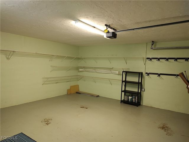 2220 SE 7th ST, Cape Coral, FL 33990