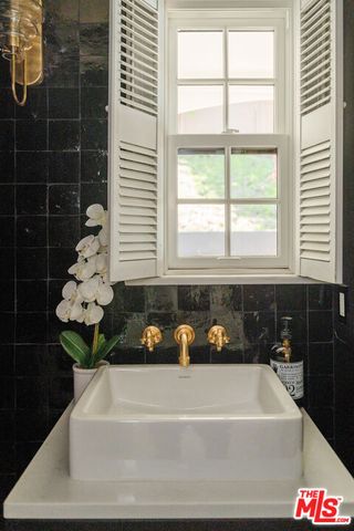 3100 Coldwater Canyon Avenue, Studio City (los Angeles), CA 91604