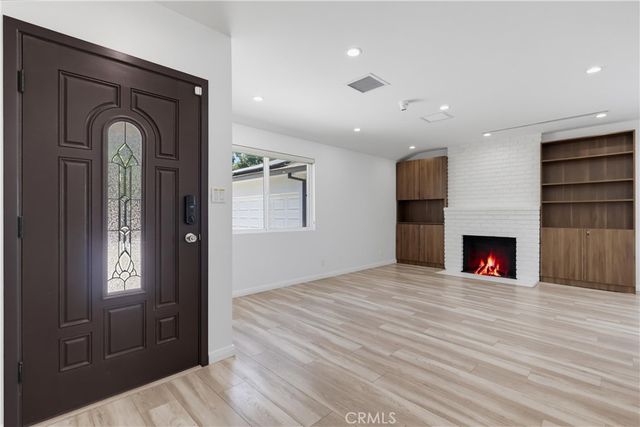 8740 Paso Robles, Northridge, CA 91325