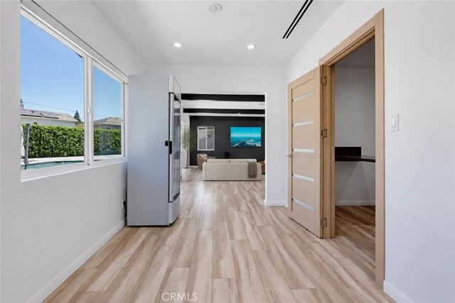 8740 Paso Robles, Northridge, CA 91325