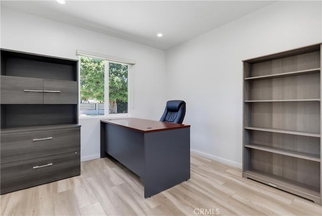 8740 Paso Robles, Northridge, CA 91325