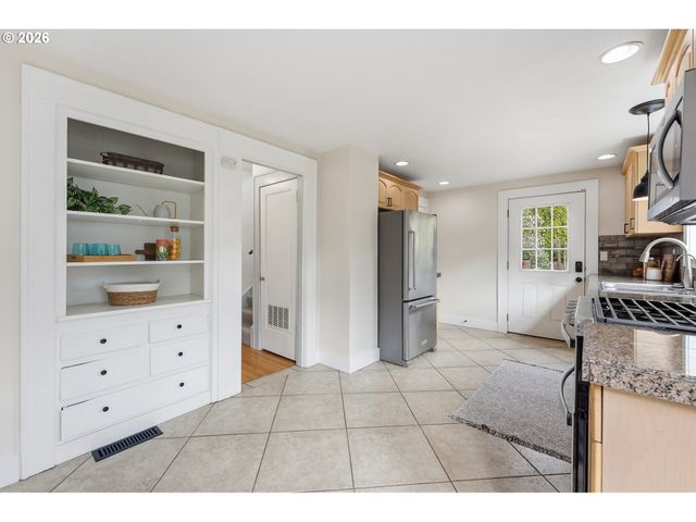 3123 Se WOODWARD St, Portland, OR 97202