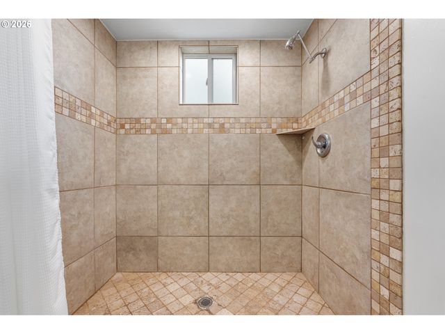 3123 Se WOODWARD St, Portland, OR 97202