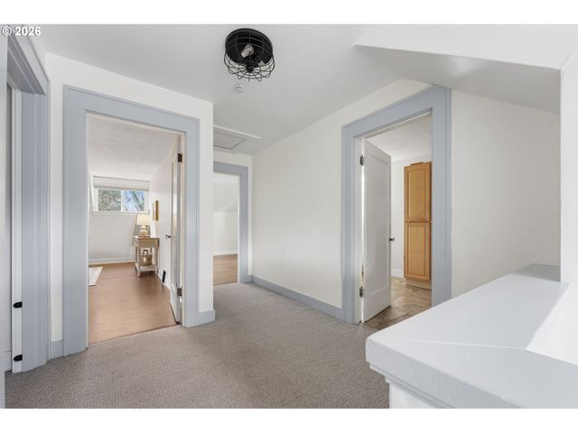 3123 Se WOODWARD St, Portland, OR 97202