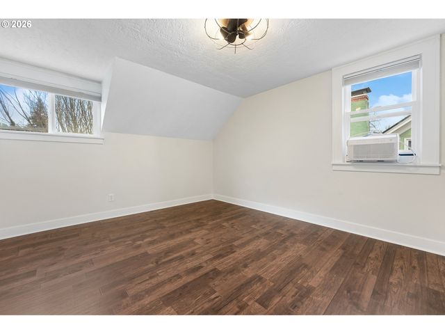 3123 Se WOODWARD St, Portland, OR 97202