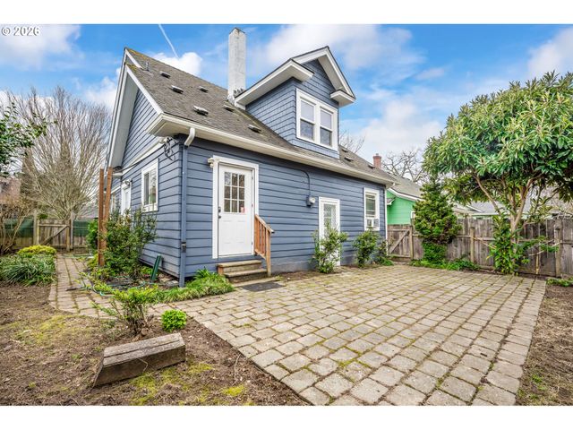 3123 Se WOODWARD St, Portland, OR 97202