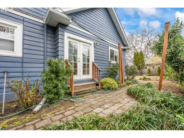 3123 Se WOODWARD St, Portland, OR 97202