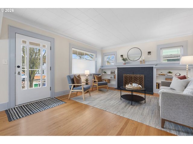 3123 Se WOODWARD St, Portland, OR 97202