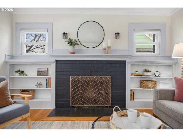 3123 Se WOODWARD St, Portland, OR 97202