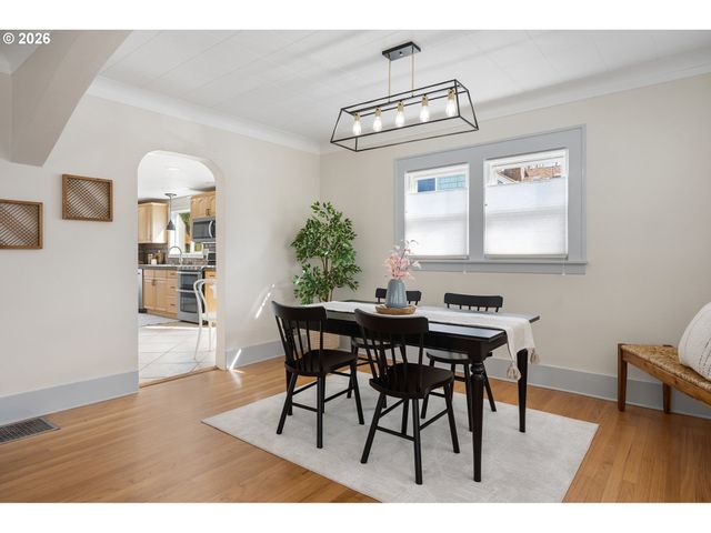 3123 Se WOODWARD St, Portland, OR 97202