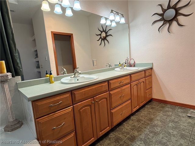 631 Sunset Pointe Drive, Lake Placid, FL 33852