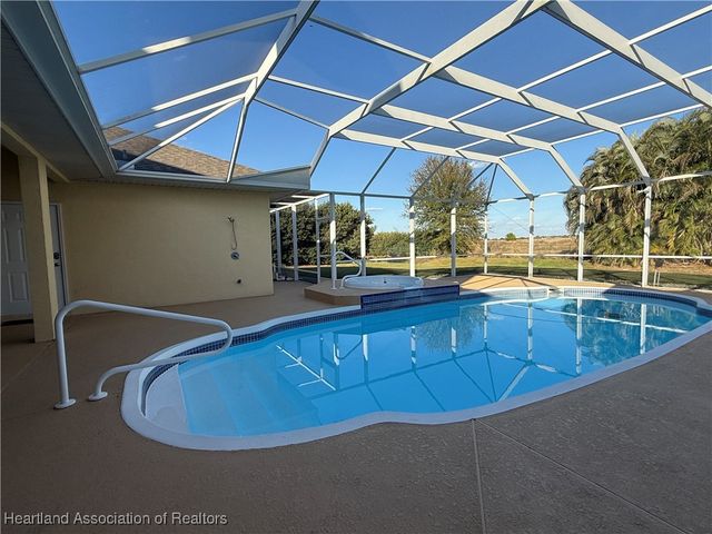 631 Sunset Pointe Drive, Lake Placid, FL 33852