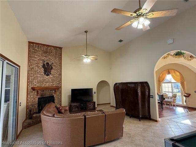 631 Sunset Pointe Drive, Lake Placid, FL 33852