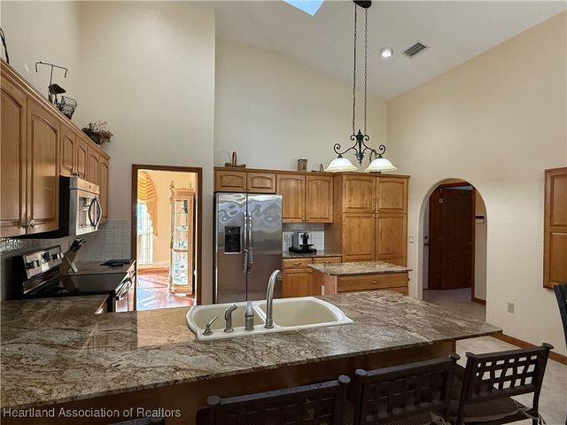 631 Sunset Pointe Drive, Lake Placid, FL 33852