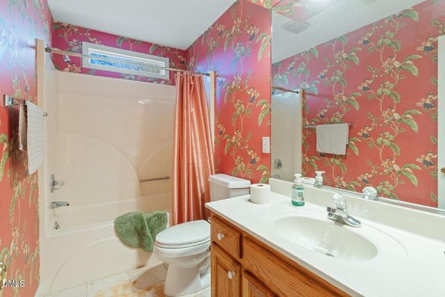 115 Georgetowne Drive, Elon, NC 27244