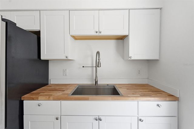 4907 BRADFORD LANE, Tampa, FL 33624