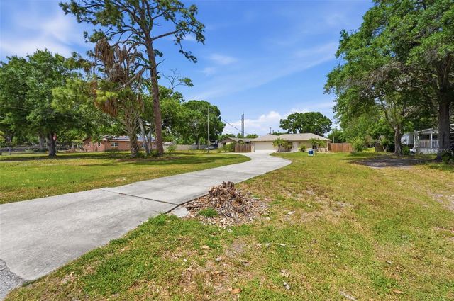 4907 BRADFORD LANE, Tampa, FL 33624