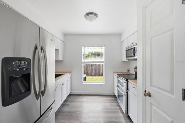 4907 BRADFORD LANE, Tampa, FL 33624