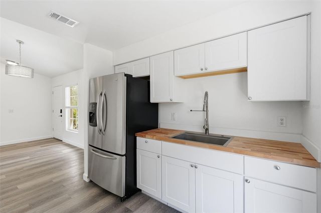 4907 BRADFORD LANE, Tampa, FL 33624